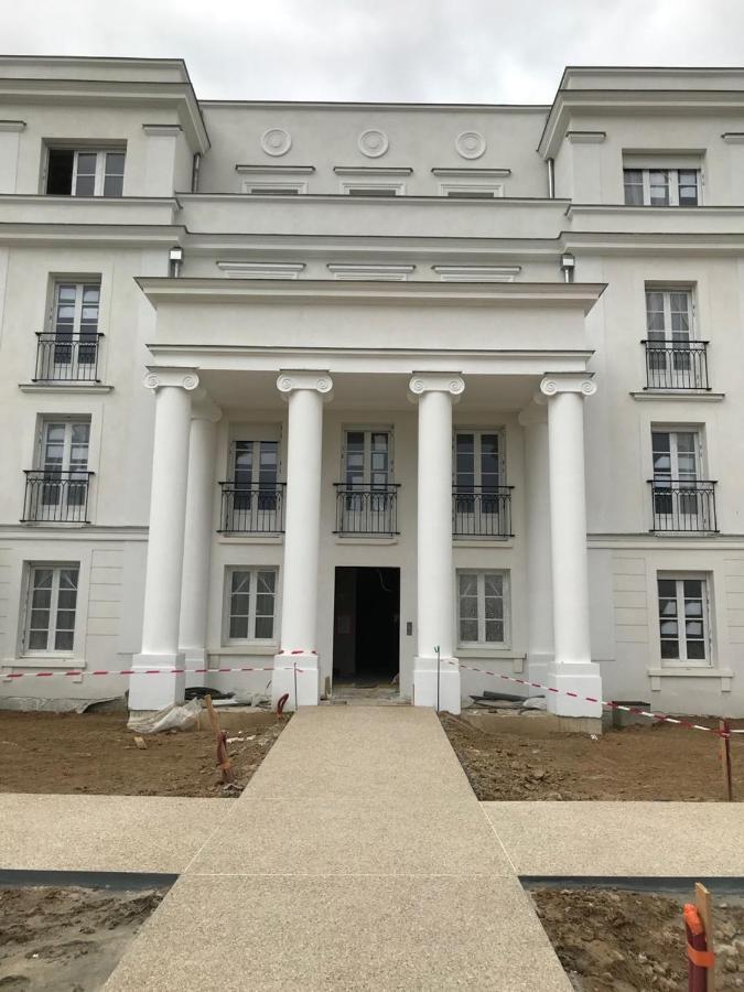 3 Room Flat In Parklane - 1,5Km Disney Serris Bagian luar foto